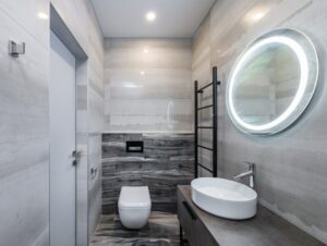 baño moderno con lavabo blanco
